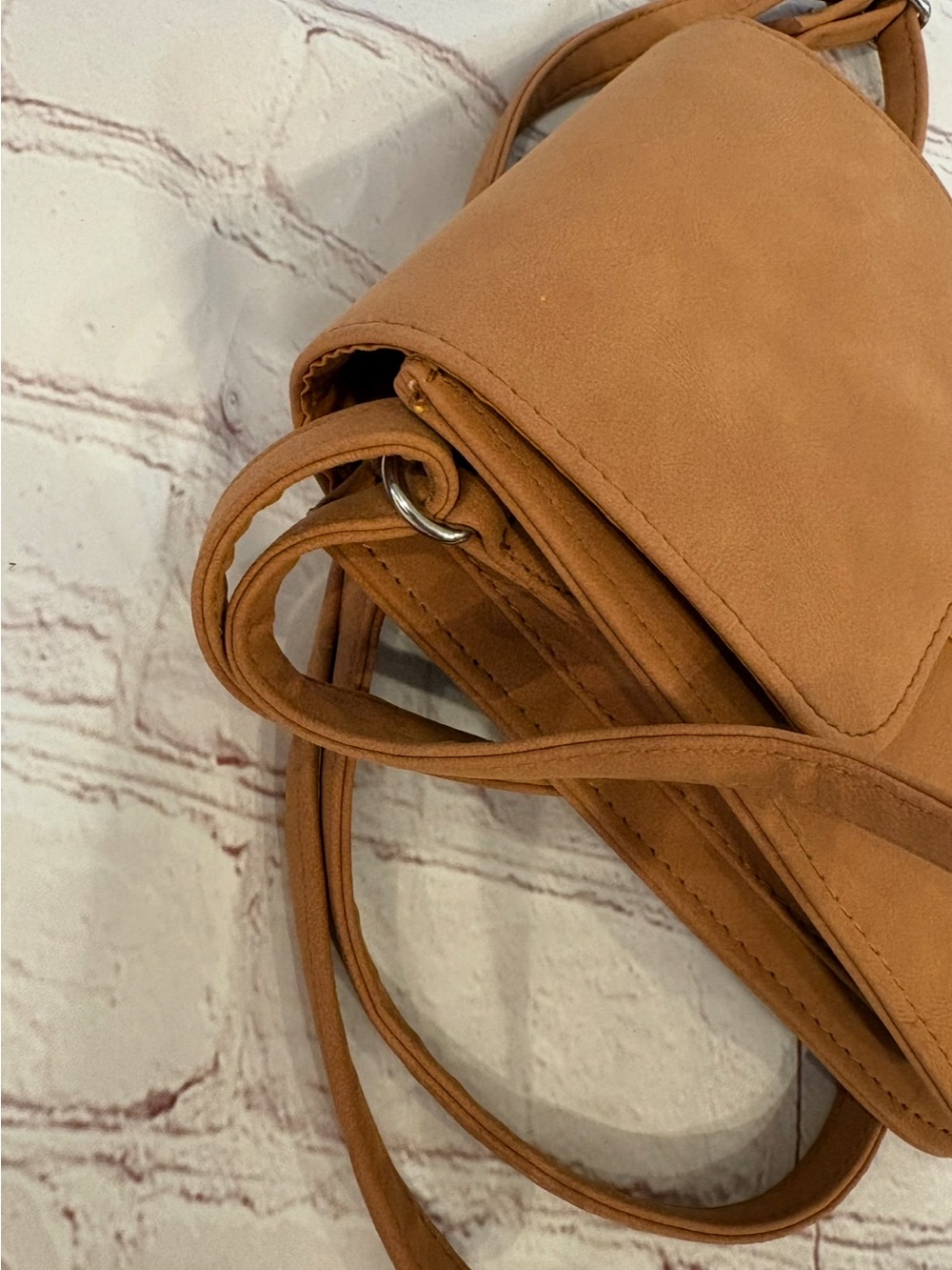Classic Tan Crossbody Shoulder Bag - Women's Everyday Purse - Picture 3 of 6